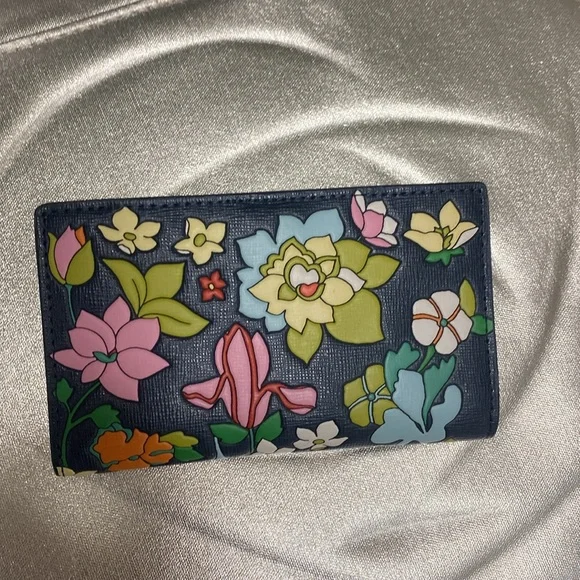 Kate Spade Morgan Flower Bed Wallet Compact Wallet Bifold Slim - Picture 6 of 7